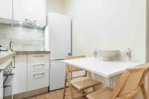 Commodious Apartment Near Center by REMS