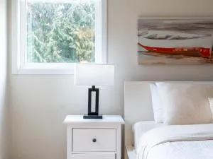 Ski nest 5m to Creekside Gondola - Garibaldi