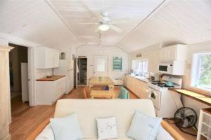 Hobies Landing - Blissful lake side cottage - On Lake Winona
