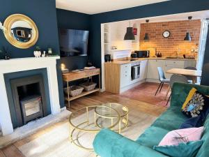 Roman House a Luxury Cotswold Grade ll Listed Home