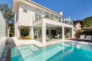Casa Maravilhosa com Piscina em Garopaba