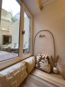 LES SEYCHELLES, T2, Hyper Centre, Cours intérieure