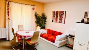 RESIDENCE KOLONADA 60 square meters 2 rooms Apartment in best Location direct at famous Colonnade and Singing Fountain