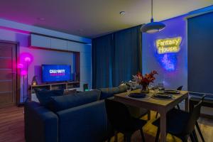 Fantasy House, cozzy apartmens, free parking, long stays welcome