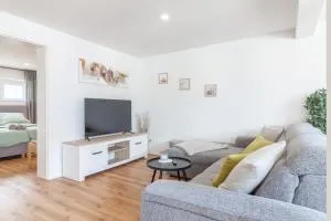 nJoy! Relax & Sunny - Panorama Therme - Terrasse - perfekt für Business & Spa - Neuffen