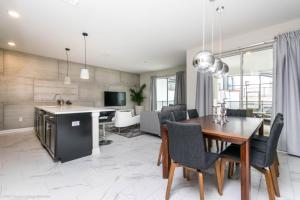 Four-Bedroom House room in Cozy Pool Villa Oasis at Champion Gates Resort