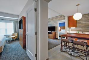 Residence Inn by Marriott Orlando at FLAMINGO CROSSINGS Town Center
