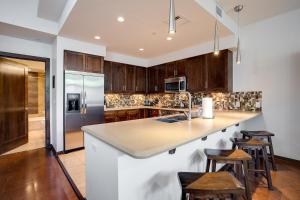 Sprawling Condo - Central Downtown - Summer AC