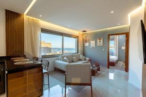 Marina View Residence, Luxury Studio, Ocean View, Enjoy Starlink High Speed WiFi, IPTV, PlayStation PS4 Plus, Near TGV, Airport Bus, Taxi, Indrive, and so on