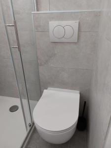 Apartments with parking space Pisak, Omis - 1009