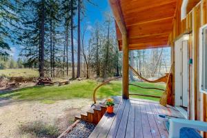 Romantic 15-Acre Hideout Near Foster Creek!