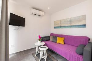 Seaside apartments with a swimming pool Losinj, Losinj - 22580