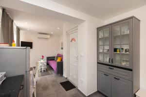 Seaside apartments with a swimming pool Losinj, Losinj - 22580