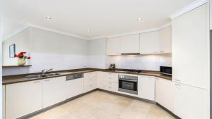 Unit 19 - - 3 Bed Part Ocean View