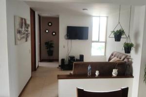 El Poblado, Medellín con Piscina, gym, cómodo, linda vista.