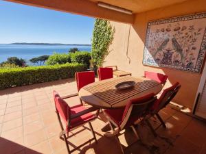 Appartement 3 pièces climatisé, piscine, accès plage, vue Golfe de St Tropez - FR-1-780-53