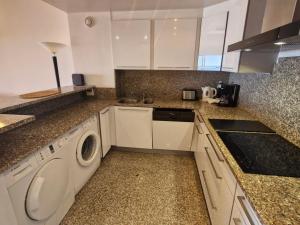 Appartement 3 pièces climatisé, piscine, accès plage, vue Golfe de St Tropez - FR-1-780-53