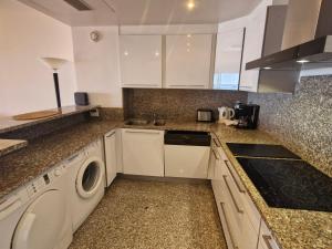 Appartement 3 pièces climatisé, piscine, accès plage, vue Golfe de St Tropez - FR-1-780-53