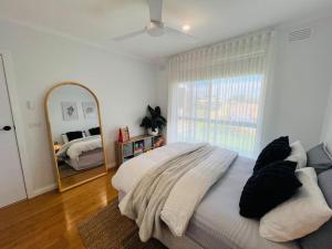 Cosy Beach House - Near Hot Springs.