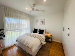 Cosy Beach House - Near Hot Springs.