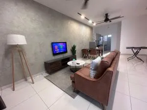 26 Crest Near New Cathay Long Sing HeLiXuan Mount Austin Restaurant - 乌鲁地南