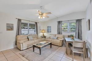 Hammock Hideaway Bikes & Hot Tub & Beach Toys