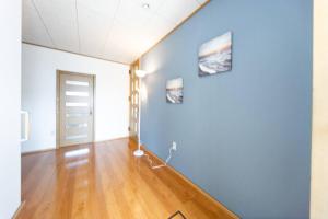 Shiga Lakeside House in Hamabun