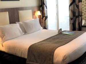 Hotels Holiday Inn Paris Opera - Grands Boulevards by IHG : Chambre Double Standard avec Douche à l'italienne