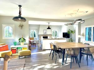 Maisons de vacances Maison 5 chambres a 150 m de la plage, renovee, jardin, proche restaurants et commerces - FR-1-481-161 : photos des chambres