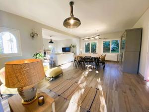 Maison 5 chambres à 150 m de la plage, rénovée, jardin, proche restaurants et commerces - FR-1-481-161