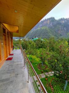 Cascade Mountain Retreat Manali