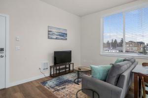 Urban Living: Stylish Apts in the Heart of Tacoma