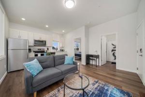 Urban Living: Stylish Apts in the Heart of Tacoma