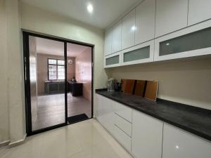 Desa Tebrau 1 Near IKEA Toppen PeiKin Long Sing HeLiXuan Restaurant