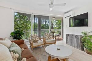 Sun-kissed Serenity: Mediterranean in Burleigh
