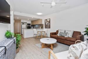 Sun-kissed Serenity: Mediterranean in Burleigh