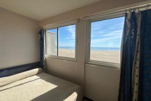 Spacious 60 m nest with sea view