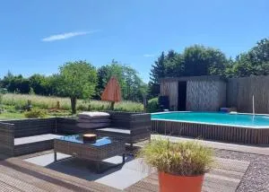 Spacious villa with private pool in Ohey, 200 m², tranquil. - Goesnes