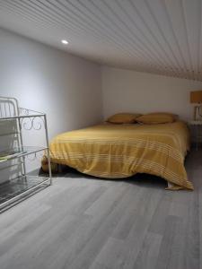 MONTALIVET STUDIO MEZZANINE