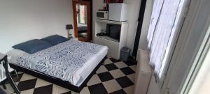B&B / Chambres d'hotes Chambre privative a st remy en mauges : Chambre Double avec Salle de Bains Privative