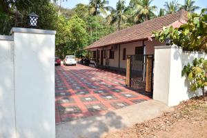 Glanwoods Inn - 2BHK Independent Private house in Mangalore - Pets allowed