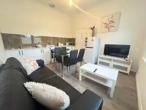 Tasha's Duplex on Muller - Adelaide