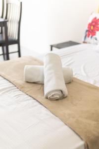 Taal View or LG Unit 1BR Wifi Near Sky Ranch