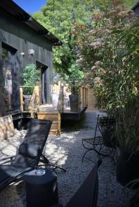 Nouveau ENVOUTEMENT près de GORDES Provence Maison entière neuve archi luxe écolo 4 pers parking privé