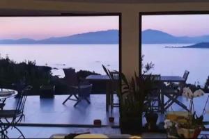 Appartements loft de standing 150 m2 vue mer,de 2 a 6 pers a Mare e Sole Plage d'argent Verghia : photos des chambres