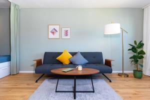 City Apartment mit Sonnenbalkon, 10 Minuten zum Bahnhof, 5 Minuten zum Luisenviertel