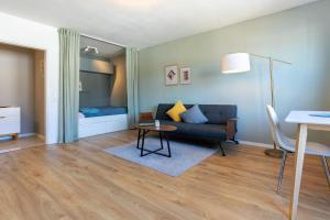 City Apartment mit Sonnenbalkon, 10 Minuten zum Bahnhof, 5 Minuten zum Luisenviertel