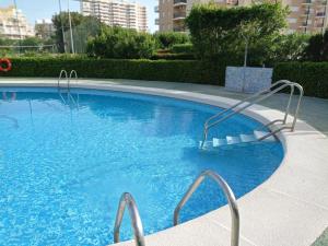 Tres Delfines Solo Familias Serviplaya