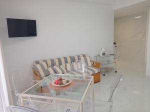 Tres Delfines Solo Familias Serviplaya