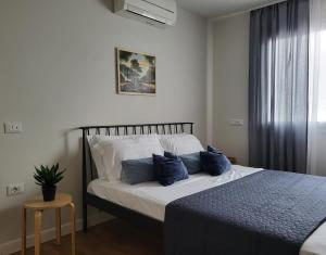 Isas Square Apartment